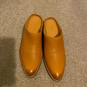 Tecovas Caramel Bovine Mule